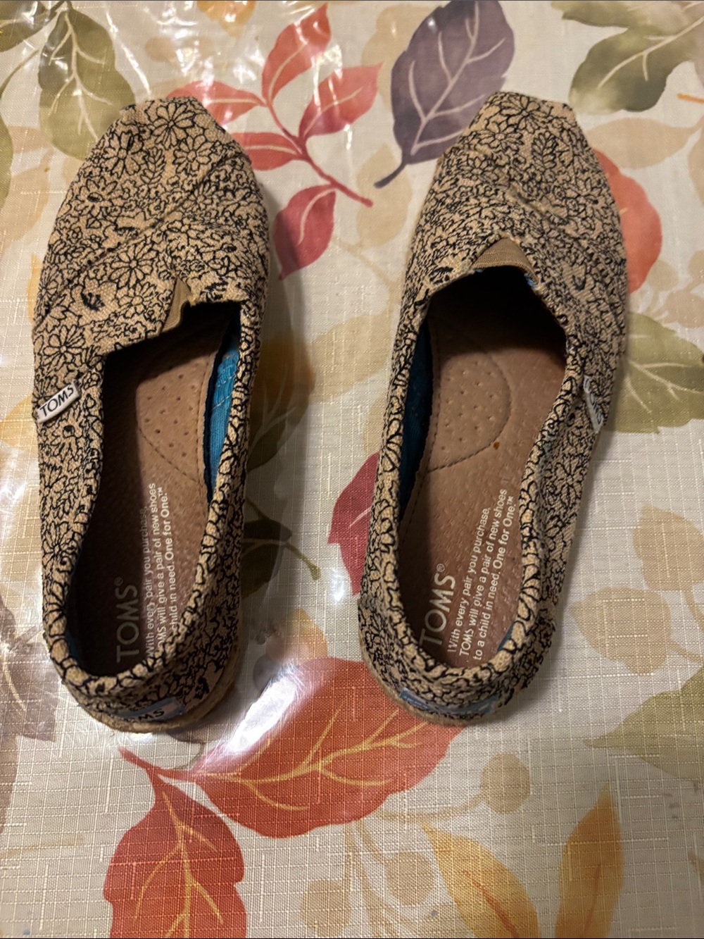 TOMS Women's Beige Floral Slip-On Casual Shoes